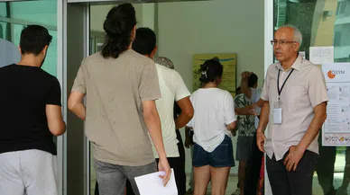 Antalya gençler ALES'te ter döktü