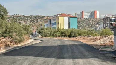 Kepez Belediyesi sıcak asfaltla buluşturuyor