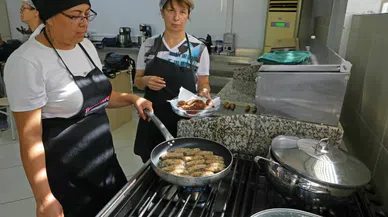 ATASEM'le Antalya'lılar kendini geliştiriyor