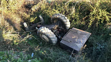 Traktörün altında kalarak can verdi