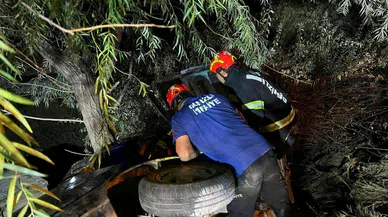 Denizli'de otomobil şarampole devrildi: 2 ölü