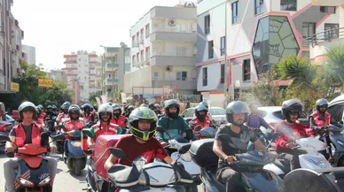 Mersin’de kuryeler ölen arkadaşları için konvoy yaptı