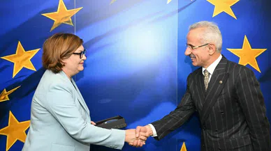 Ulaştırma ve Altyapı Bakanı Uraloğlu  Brüksel'de  AB Ulaştırma Komiseri Adina Valean ile görüştü