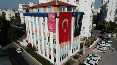 Konyaaltı Belediyesi Cumhuriyet'in kazanımlarını kutluyor