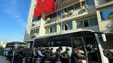 İzmir'de FET* Operasyonu: 28 tutuklama