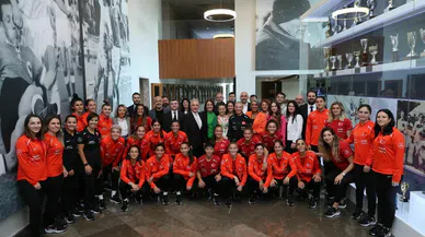 Kadın Milli futbol takımından taraftara davet var