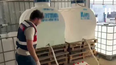 İstanbul'da sahte içki operasyonu: 7 kişi yakalandı, 15 milyon liralık sahte içki ele geçirildi