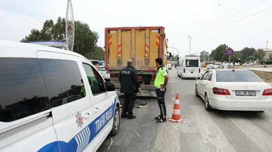 Kamyon yaşlı adamın canını aldı!