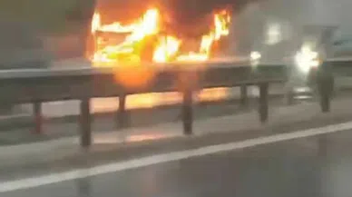 TEM Otoyolu'nda bir minibüs  alev alev yandı!