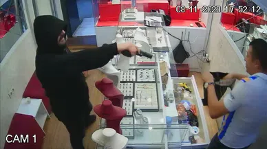 Adana'da kuyumcu soygunu şüpheli kendini vurdu!