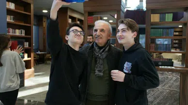 Üniversite gençlerine aylık 750 TL eğitim desteği