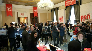 PenFest' de 100 bin dolar değerinde kalem güzelliğiyle göz kamaştırdı