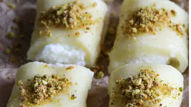 İrmikli rulo tatlı nasıl yapılır? 5 dakikada hazır olan İrmikli rulo tatlı tarifi