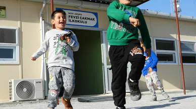 Hatay'da prefabrik okullarda umut