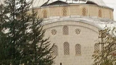 Cami fırtınaya dayanamadı