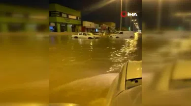 Suudi Arabistan'da sel: Şehir sular altında kaldı