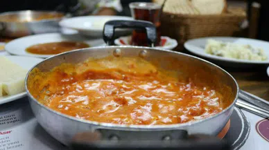 Çakallı menemene rakip çıktı! Kaymaklı Menemen nasıl yapılır? Kaymaklı Menemen tarifi