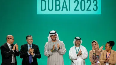 COP28 İklim Zirvesi'nde Fosil Yakıtlardan Uzaklaşma Anlaşması Sağlandı