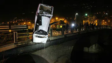 Otomobille nehre uçtu! Hayatını kaybetti