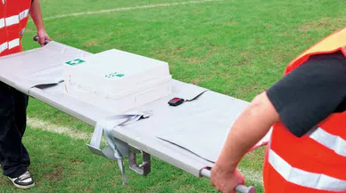 Fenerbahçe'nin Yıldızı Dzeko'dan Gelen Sakatlık Şoku: Galatasaray Derbisinde Sahada Olabilecek mi?