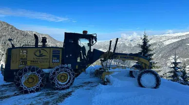 Kar yağışı hayatı etkilemeye devam ediyor: Doğu Karadeniz'de 367 köy yolu kapandı