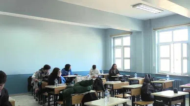 Gümüşhacıköy'de Öğrenci Veli ve Okul Çalışanları İşbirliğiyle Okul Sınıfları Yeniden Renklendi