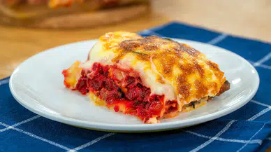 Kırmızı pancarlı musakka tarifi! Kırmızı pancarlı musakka nasıl yapılır?