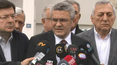  Siyasilerden eski CHP Genel Başkanı Baykal’ın evine taziye ziyareti   