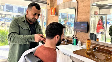 Antalyalı berberden takdir toplayan davranış