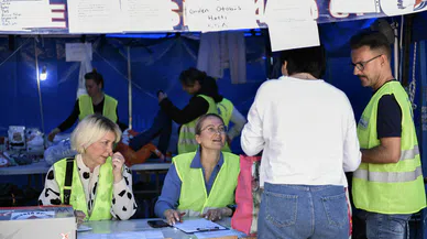 YABANCILAR DA CANLA BAŞLA ÇALIŞTI