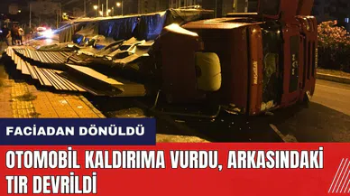 Erdemli'de faciadan dönüldü! Otomobil kaldırıma vurdu arkasındaki tır devrildi