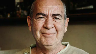 Usta tiyatrocu Köksal Engür hayatını kaybetti