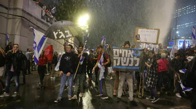 İsrail'de protestolar sürüyor: Sokaklar karıştı