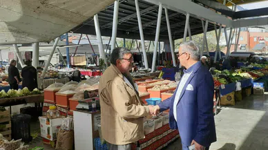 Başkan Topaloğlu’ndan pazar esnafına ziyaret