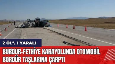 Burdur-Fethiye karayolunda otomobil bordür taşlarına çarptı
