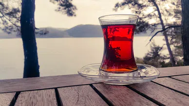 Çay soğuk suyla mı demlenir sıcak suyla mı?