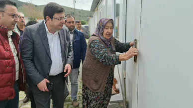 Muharrem Erkek depremzedeleri ziyaret etti