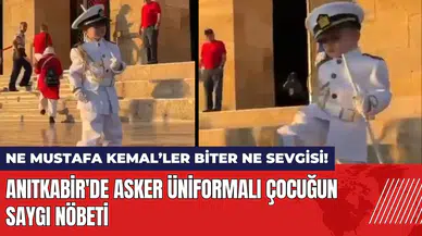 Anıtkabir'de asker üniformalı çocuğun saygı nöbeti
