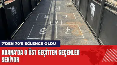 Adana'da o üst geçitten geçenler sekiyor! 7'den 70'e eğlence oldu