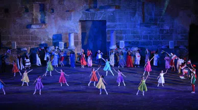 Aspendos Antik Tiyatrosu’nda 23 Nisan coşkusu