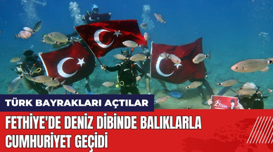 Fethiye'de Deniz Dibinde Balıklarla Cumhuriyet Geçidi