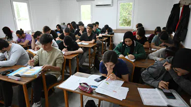 Başkan öğrencilerle yemekte