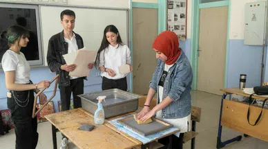 Lise öğrencilerinin projesi okulun kâğıt ihtiyacını karşılıyor