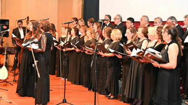    “ANSİAD Çok Sesli Korosu” büyüledi