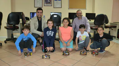 Alanya ATABEM’den Bluetooth kontrollü araba