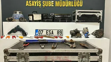 Araç plakalarını çalan hırsızlar yakalandı