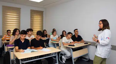 Mersin’de Yüzlerce Öğrenci Sosyal Dershanecilikle Üniversite Kazandı
