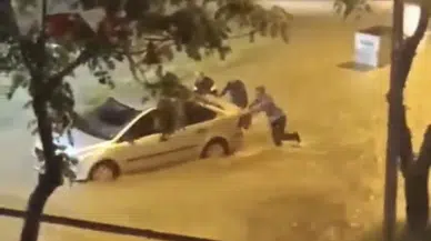 Adana’da Sağanak Kabusu: Cadde ve Sokaklar Göle Döndü!