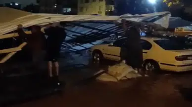 Adana'da Sağanak Kabusu! Kurban Pazarı Sular Altında Kaldı