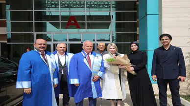 Akdeniz Üniversitesi’nde Mezuniyet Gururu: İlk Meşaleyi İlahiyat Fakültesi Yaktı!